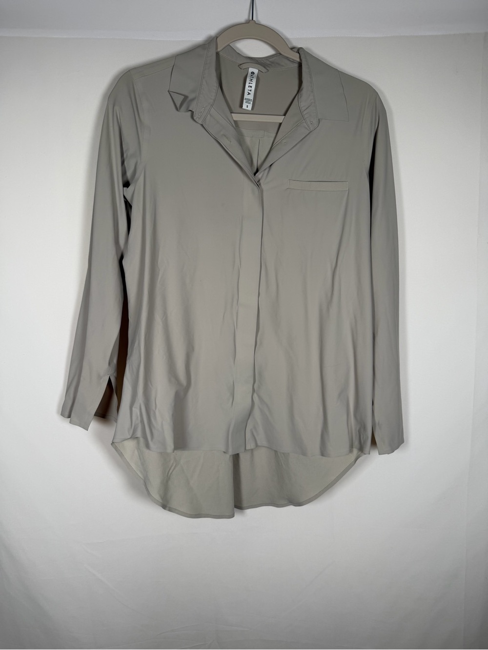 Athleta‎ Urbanite long-sleeved, collared button-down